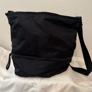 Lululemon gym bag